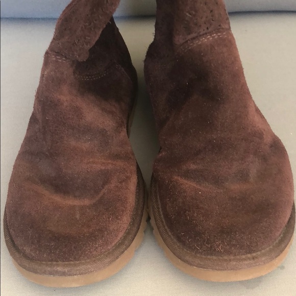 (Sold) UGG Lo Pro Perforated Suede Boot Dark Brown - Picture 5 of 6